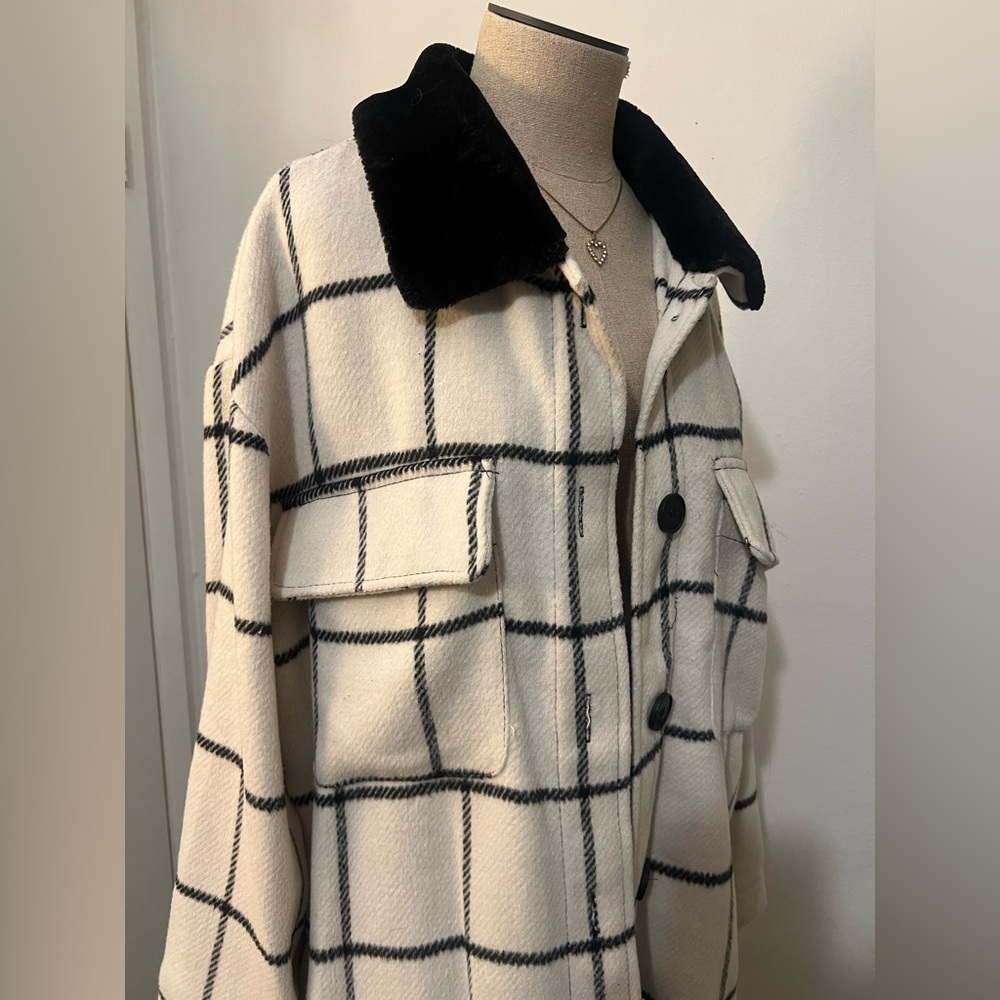 Women's Jacket with Black Collar